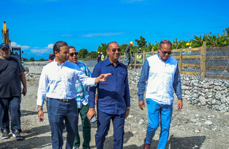 Deligne Ascención destaca avances de obras en la provincia de Azua