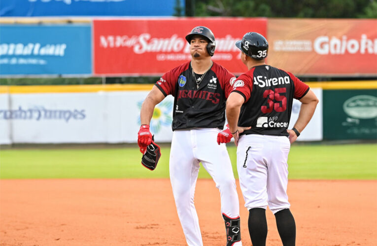 Gigantes del Cibao aplastan 8-0 a las Águilas y siguen en la lucha