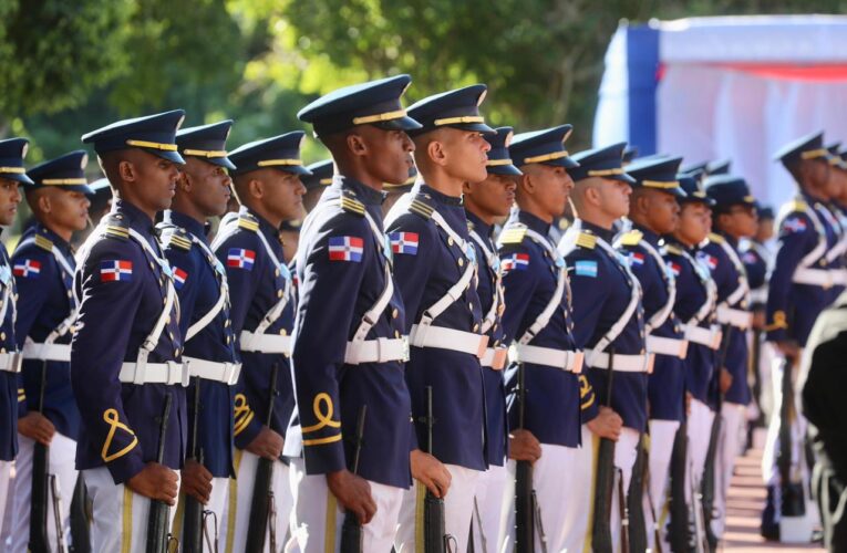 Presidente Abinader encabeza graduación de 29 cadetes de la Fuerza Aérea en Ciencias Aeronáuticas