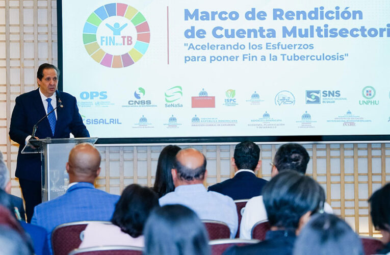 Ministro de Salud, Víctor Atallah firma acuerdo con 17 instituciones en busca de poner fin de la tuberculosis en el país