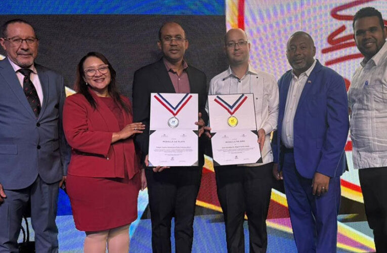 Regional Educación 07 triunfa con medallas de Oro y Plata en Premio Nacional a la Calidad Educativa