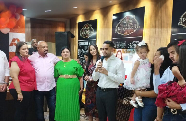 Supermercado Almánzar inicia celebración de sus 50 años lanza gran rifa y presenta tarjeta de fidelidad en Las Guáranas