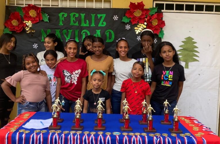 Academia de futbol Los Espinola FC realiza premiación torneo navideño 2024