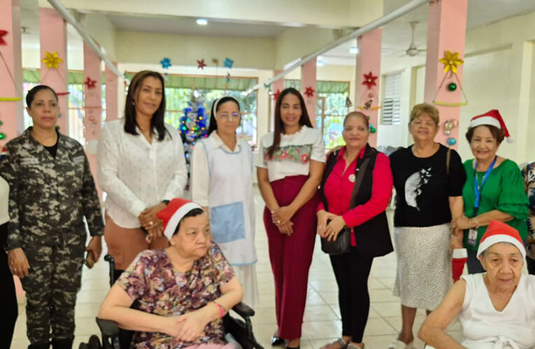 Ministerio de la Mujer celebra la Navidad con los envejecientes en el Hogar de Ancianos América Esperanza