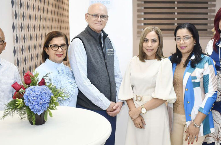 Laboratorio Herrera Khoury y Cruz-Ayala realizan charla educativa para la clase médica del Nordeste