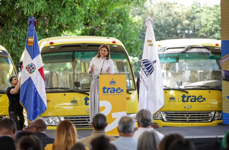 Raquel Peña lanza rutas escolares para impactar la educación en tres provincias del Cibao