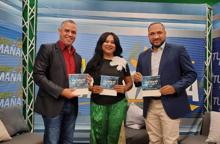 La periodista Raquel Ortega lanza nueva edición del Calendario Ecoturístico Hermanas Mirabal 2025