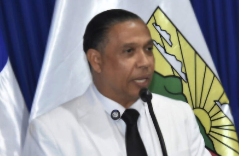 Alcalde Alex Díaz resalta avances en limpieza, infraestructura y transparencia en su primer año de gestión