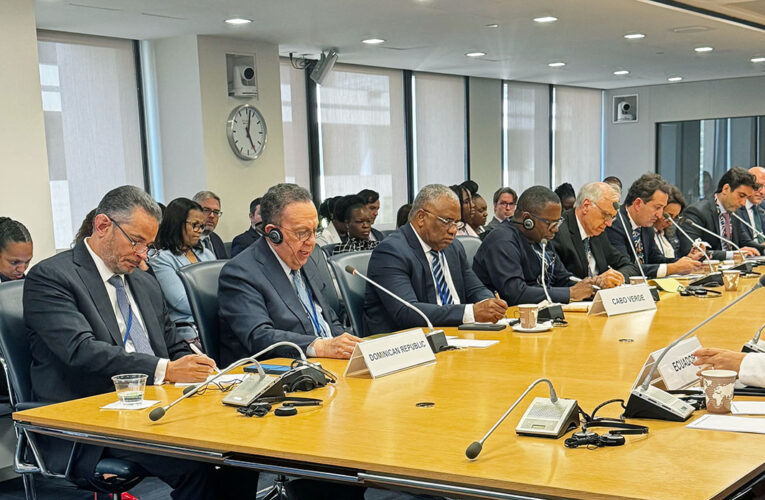 Valdez Albizu destaca estabilidad y resiliencia de la economía dominicana durante reuniones de primavera del FMI y Banco Mundial