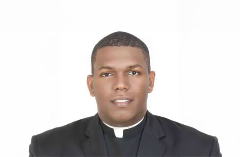 Muere el Papa, pero la iglesia sigue…