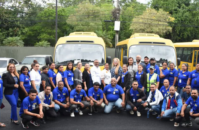 TRAE sigue fortaleciéndose en la Regional de Educación 07 con la entrega de 8 nuevos autobuses escolares