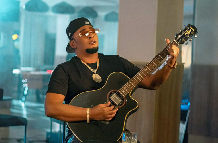 Anthony Santos lanza su álbum “A Fuerza de Dolor” y presenta la primera bachata junto a Akon